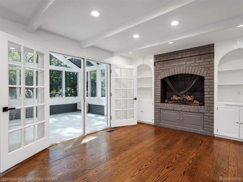4 Bedroom Single Family Home/House's Image 15