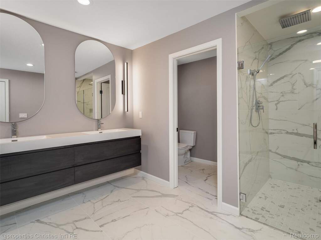 4 Bedroom Single Family Home/House's Image 25
