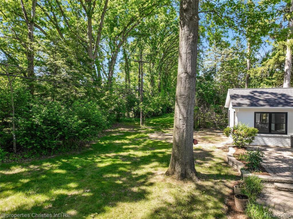 4 Bedroom Single Family Home/House's Image 35