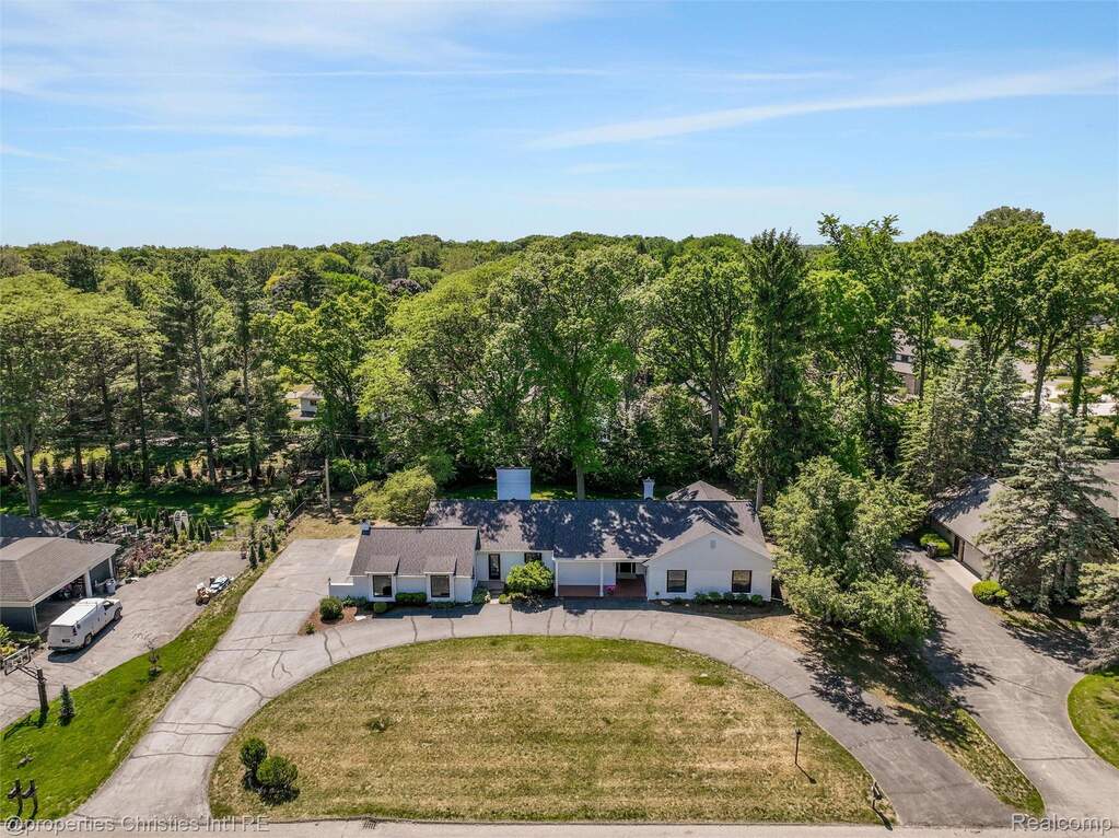 4 Bedroom Single Family Home/House's Image 36