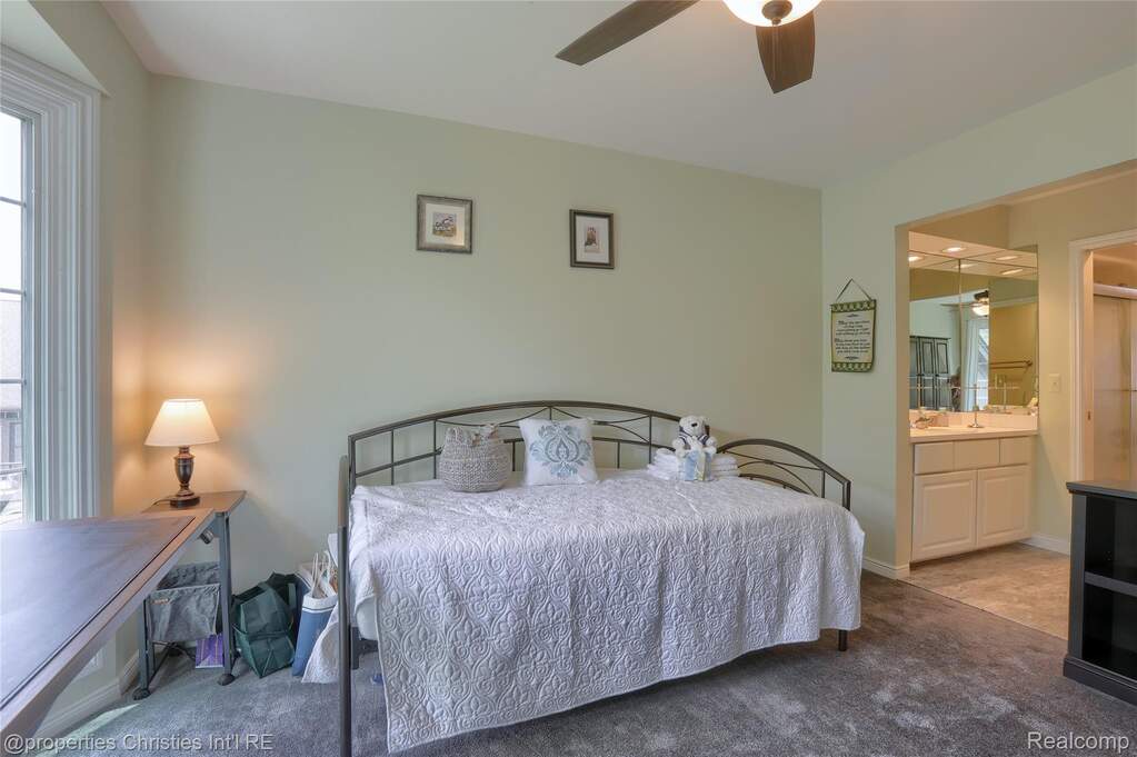 3 Bedroom Apartment/Flat's Image 31
