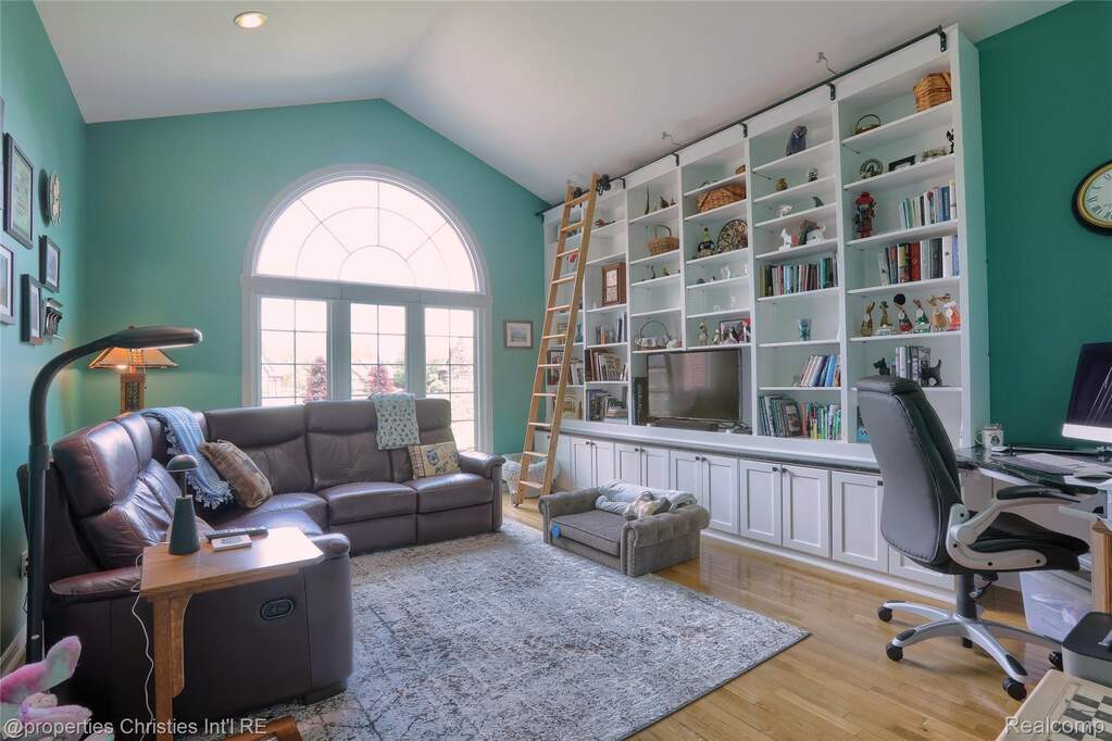 3 Bedroom Apartment/Flat's Image 5