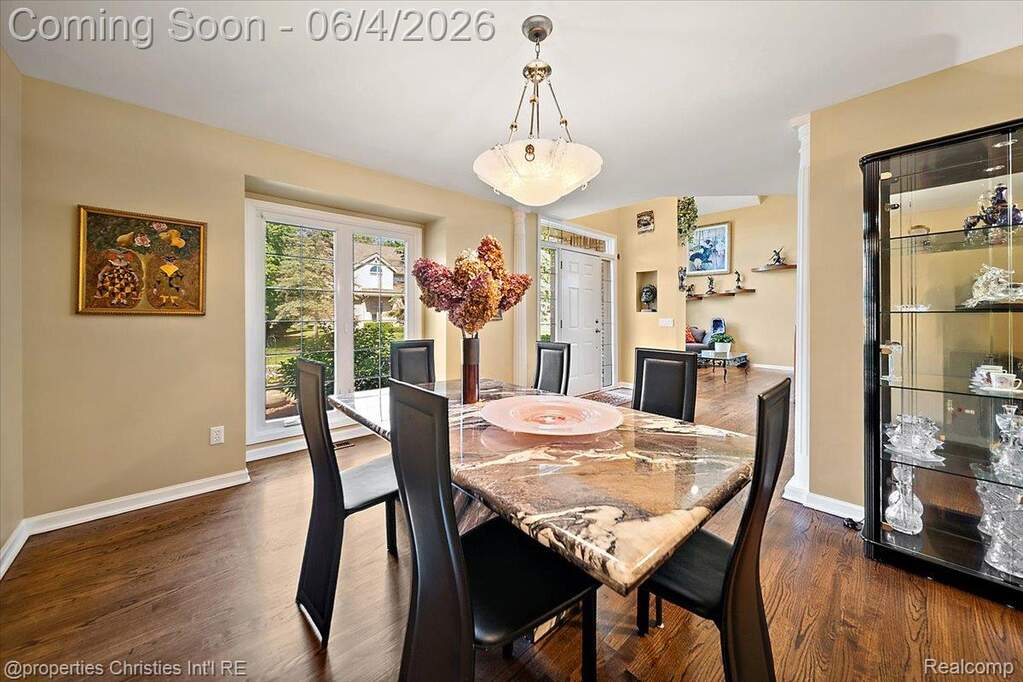 3 Bedroom Single Family Home/House's Image 7