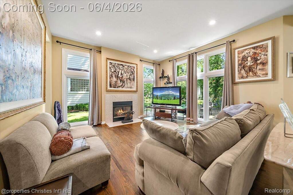 3 Bedroom Single Family Home/House's Image 8