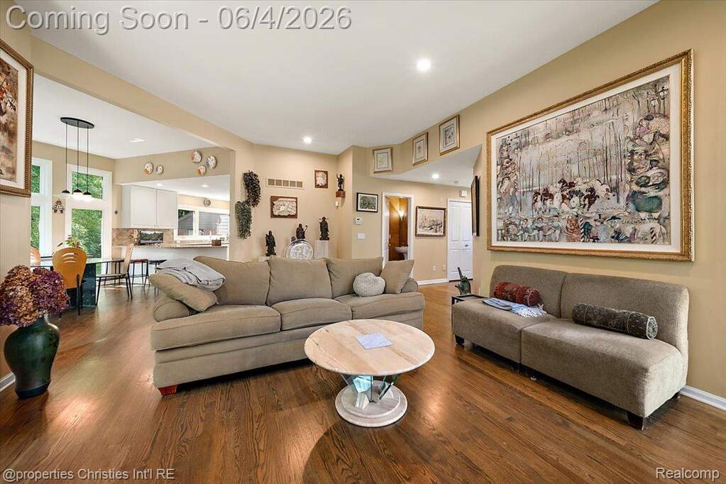 3 Bedroom Single Family Home/House's Image 9