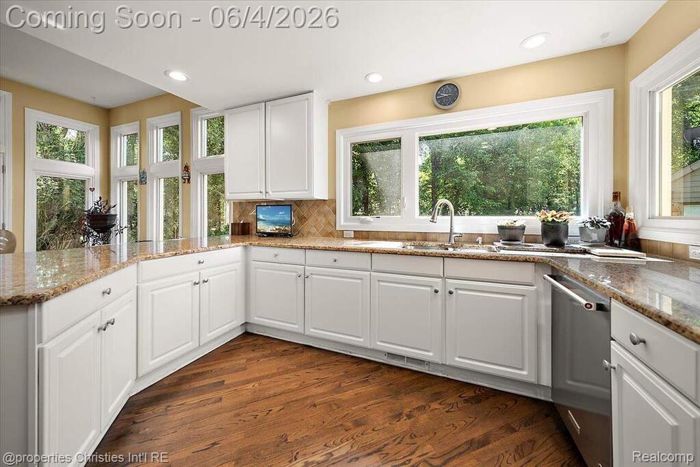3 Bedroom Single Family Home/House's Image 14