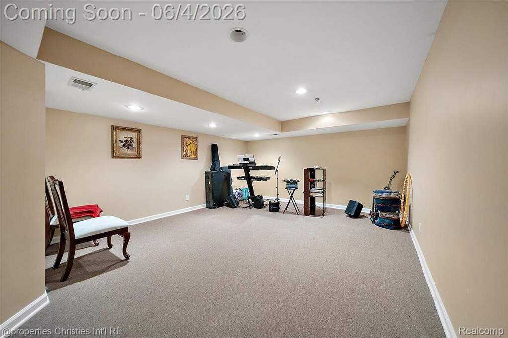 3 Bedroom Single Family Home/House's Image 43
