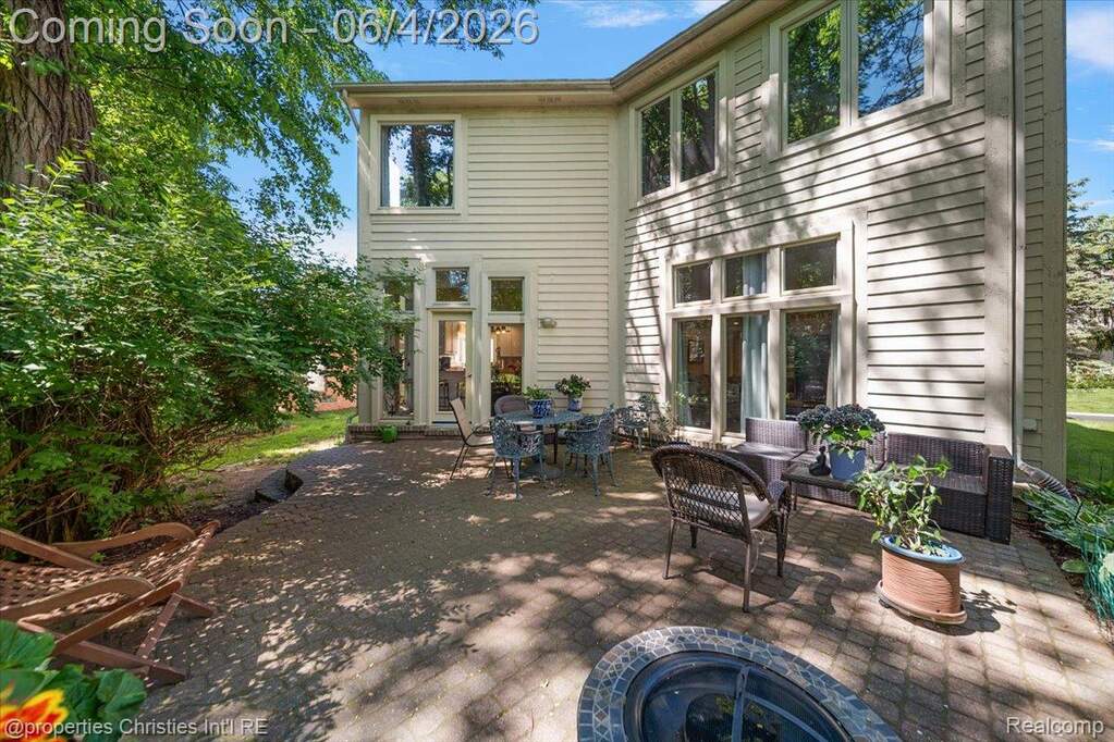 3 Bedroom Single Family Home/House's Image 48