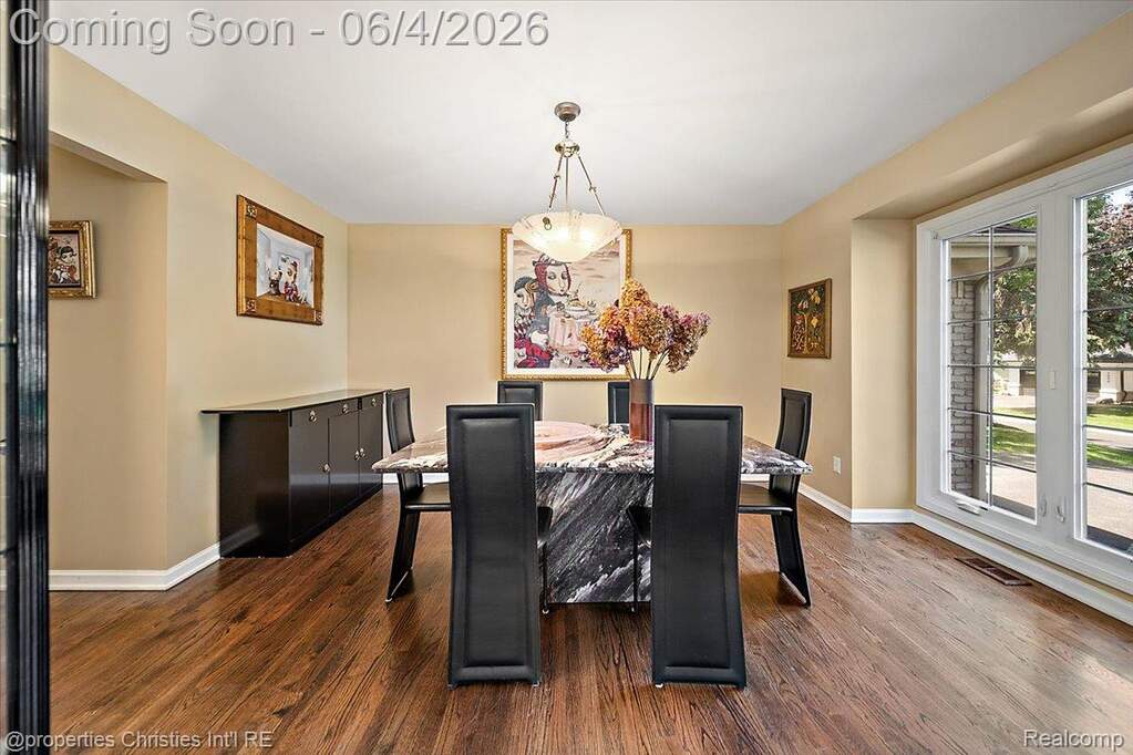 3 Bedroom Single Family Home/House's Image 5