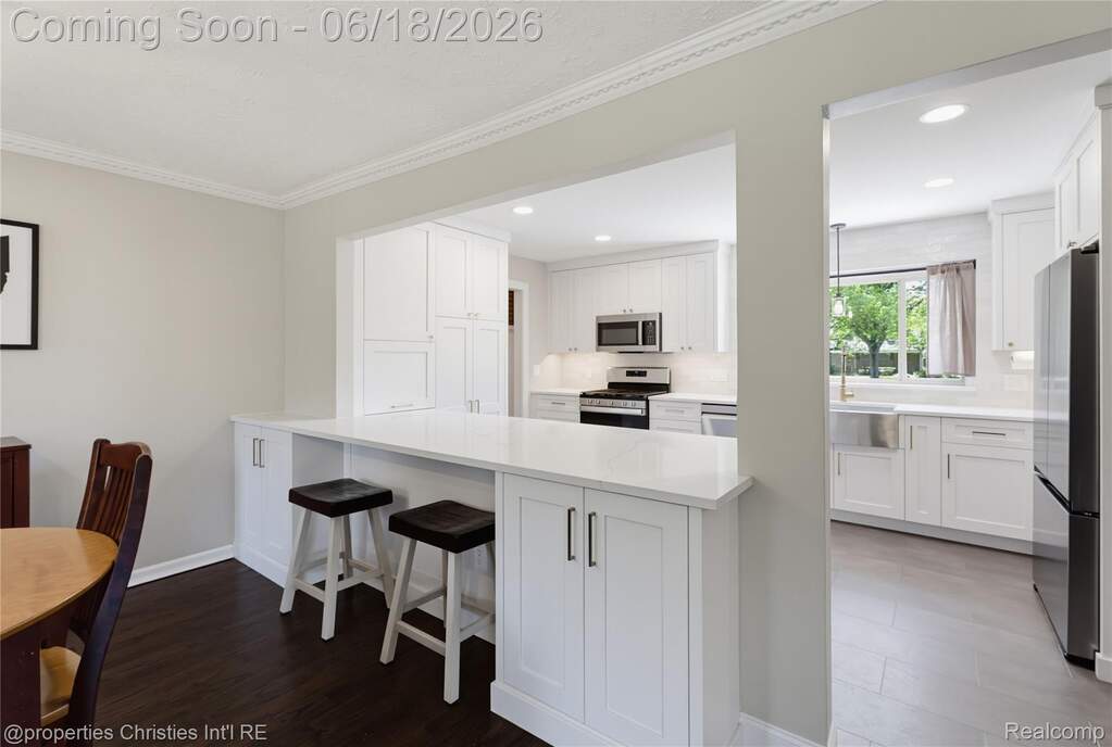 4 Bedroom Single Family Home/House's Image 8
