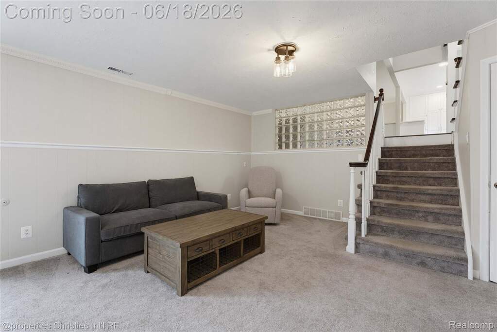4 Bedroom Single Family Home/House's Image 12