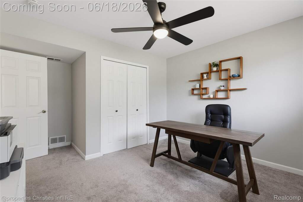 4 Bedroom Single Family Home/House's Image 18