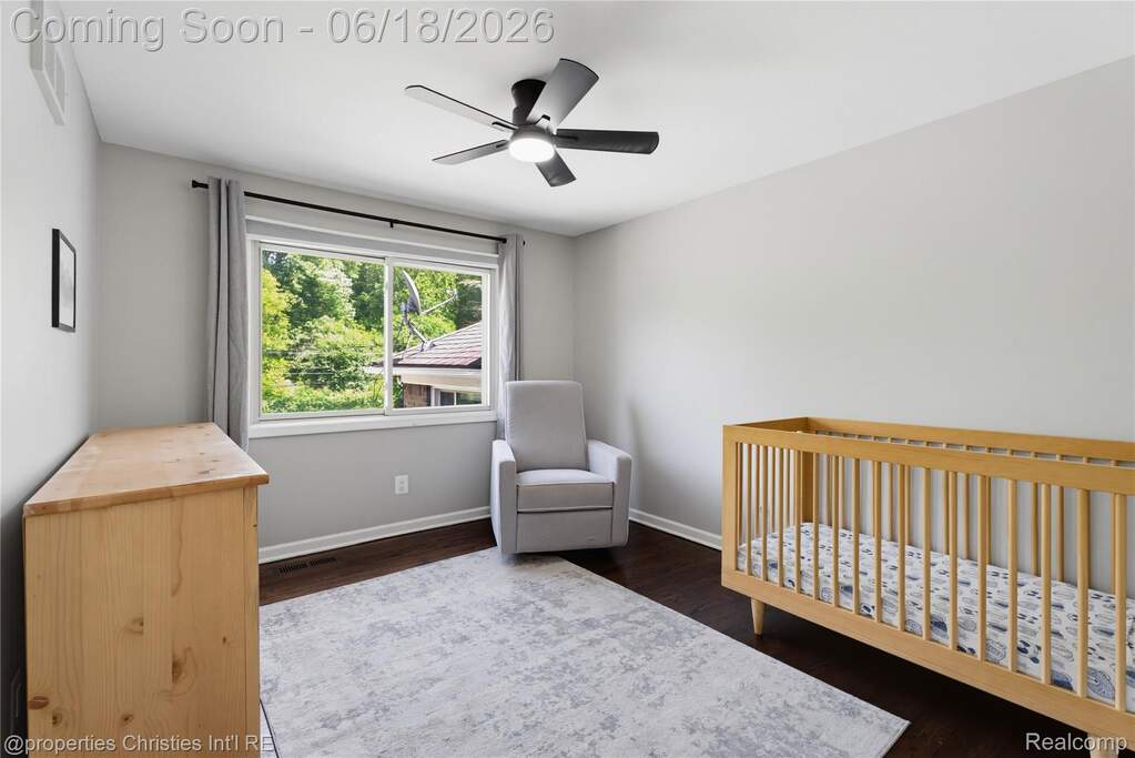 4 Bedroom Single Family Home/House's Image 22
