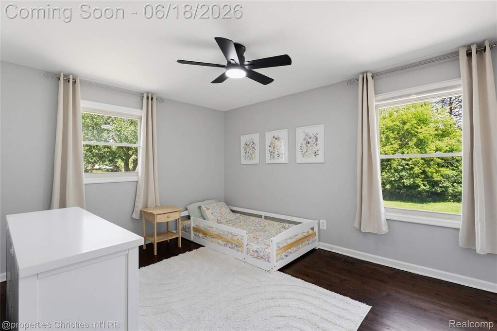 4 Bedroom Single Family Home/House's Image 24