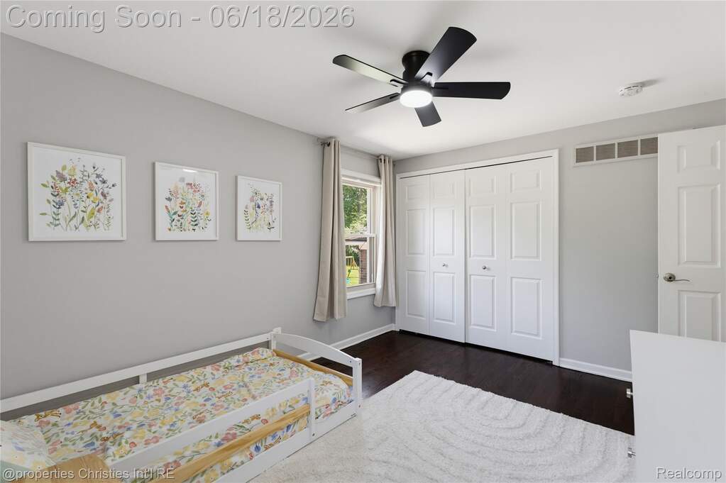 4 Bedroom Single Family Home/House's Image 25