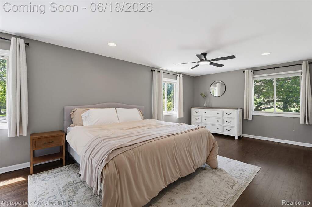 4 Bedroom Single Family Home/House's Image 27