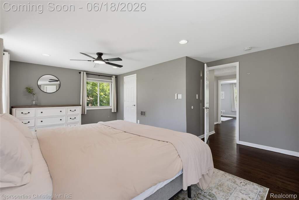 4 Bedroom Single Family Home/House's Image 28