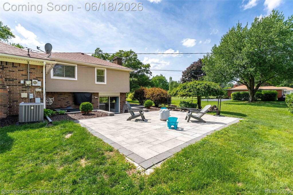 4 Bedroom Single Family Home/House's Image 36