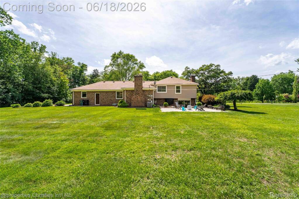 4 Bedroom Single Family Home/House's Image 39