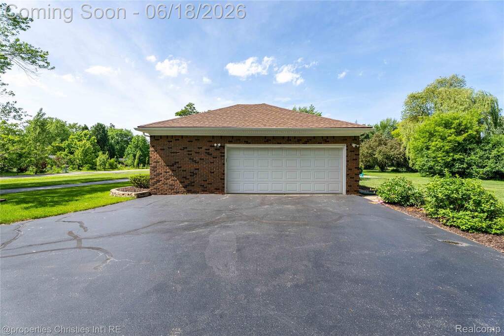 4 Bedroom Single Family Home/House's Image 41