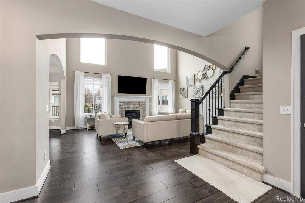 4 Bedroom Single Family Home/House's Image 15