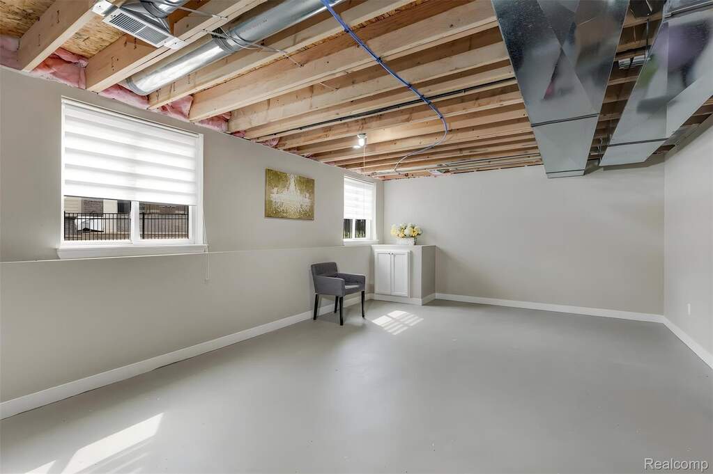 4 Bedroom Single Family Home/House's Image 47