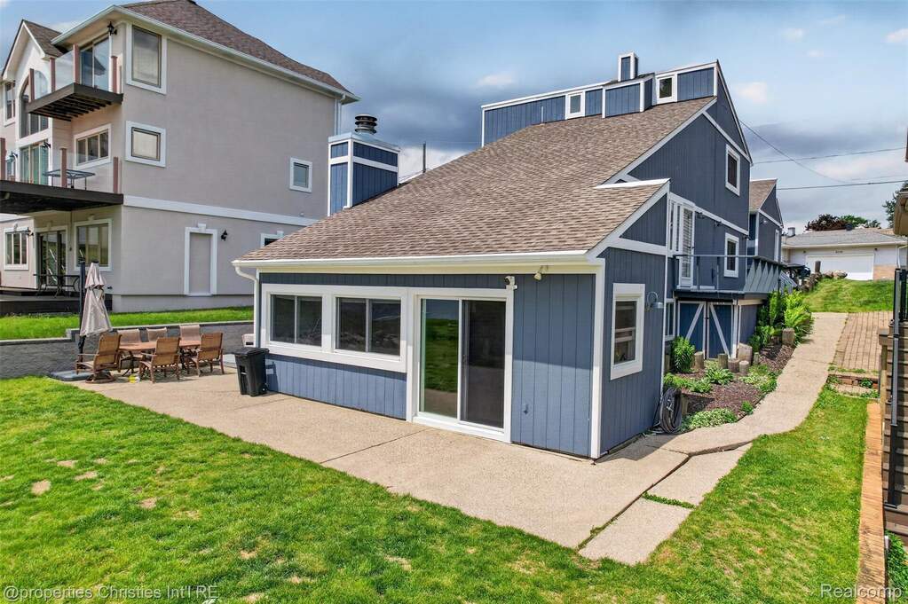 4 Bedroom Single Family Home/House's Image 10