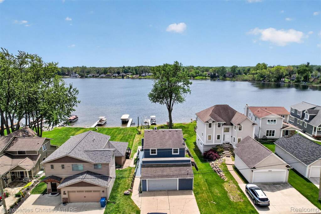 4 Bedroom Single Family Home/House's Image 11