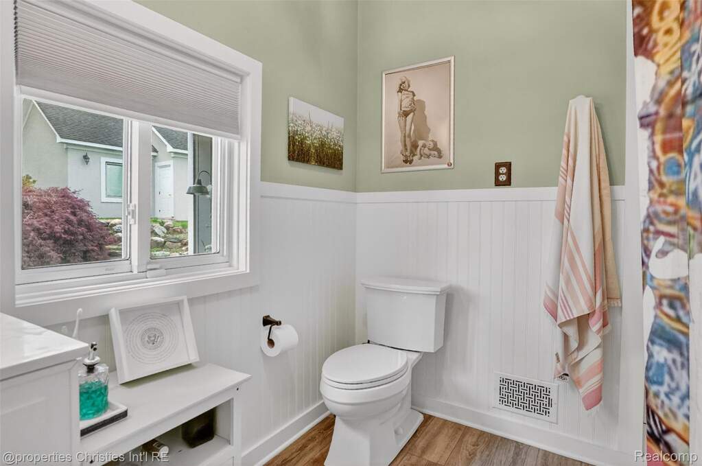 4 Bedroom Single Family Home/House's Image 17