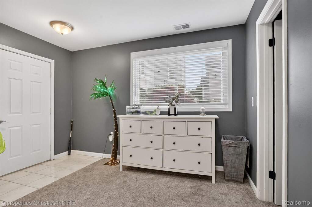 4 Bedroom Single Family Home/House's Image 20