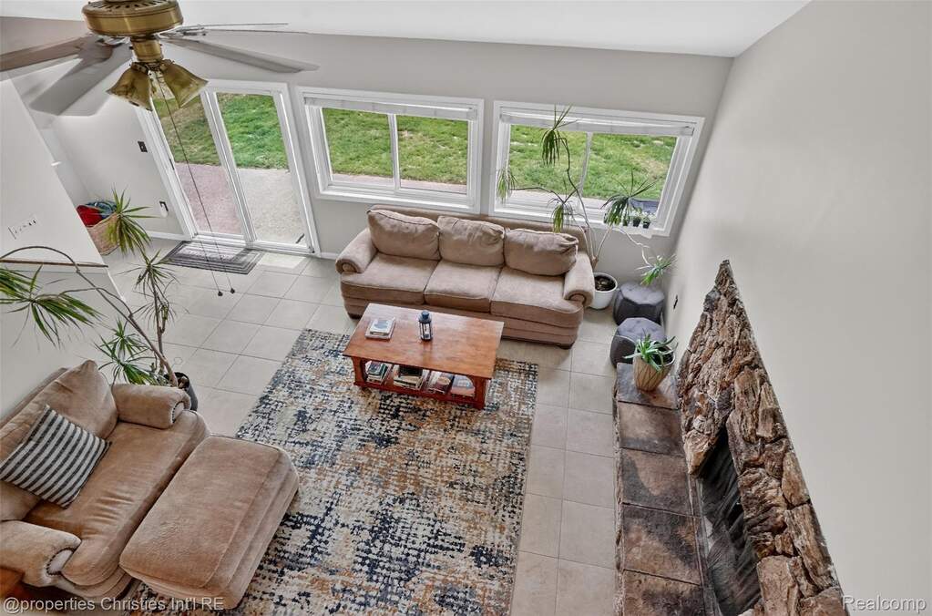 4 Bedroom Single Family Home/House's Image 22