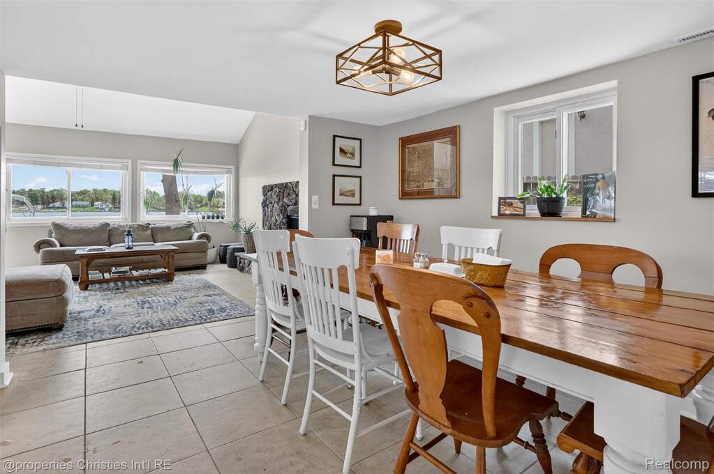 4 Bedroom Single Family Home/House's Image 32