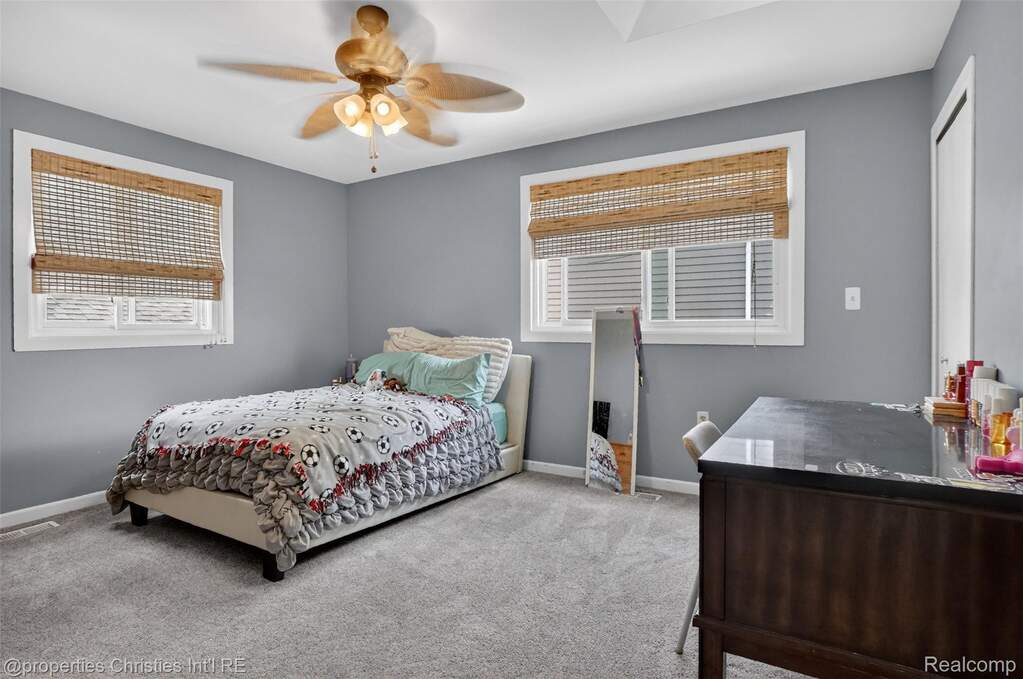 4 Bedroom Single Family Home/House's Image 37