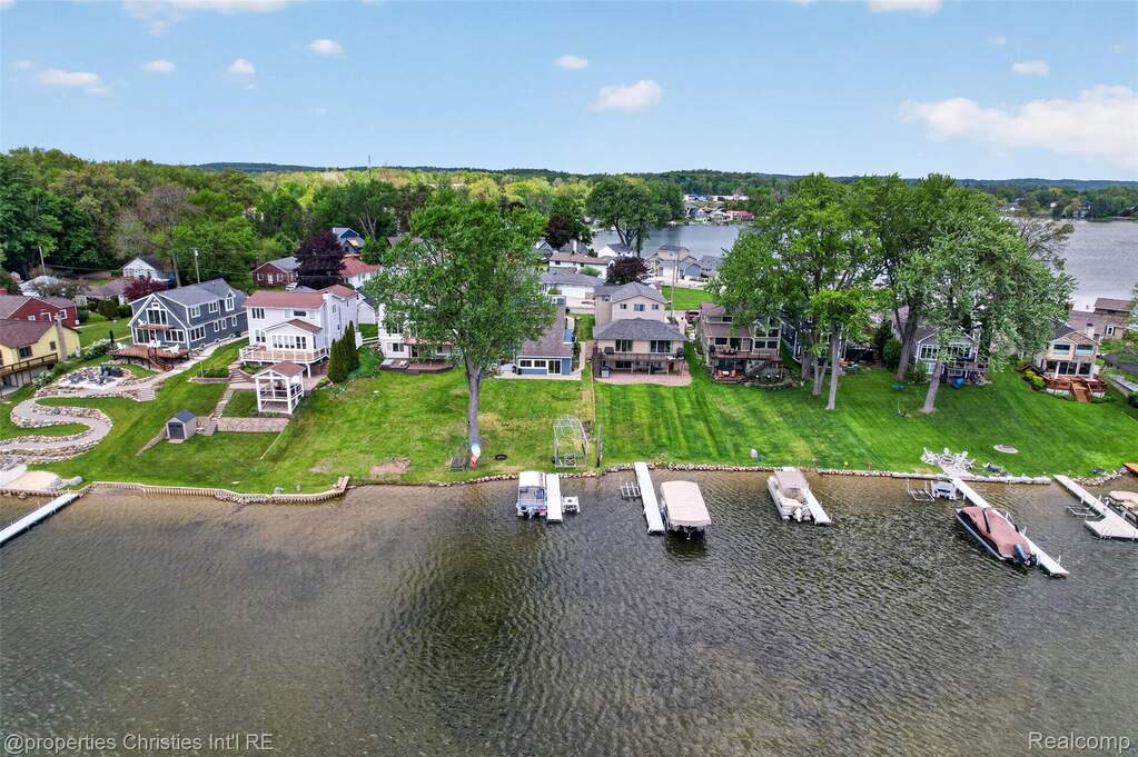 4 Bedroom Single Family Home/House's Image 43