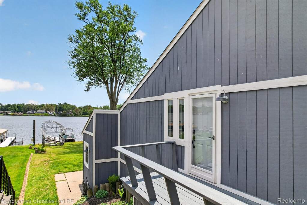 4 Bedroom Single Family Home/House's Image 3