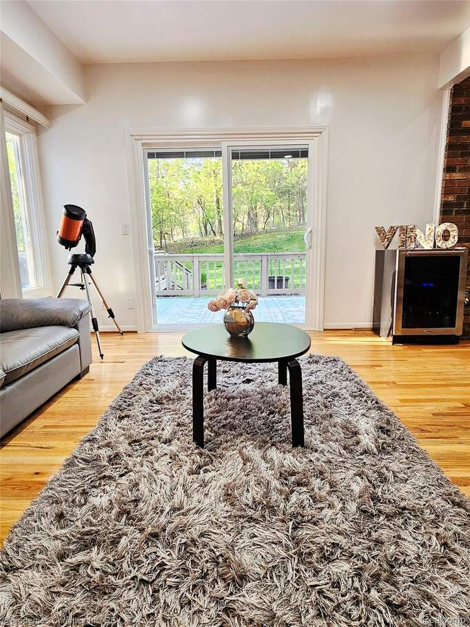 5 Bedroom Single Family Home/House's Image 11