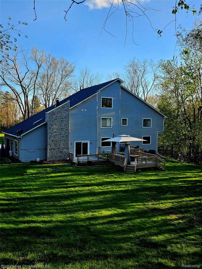 5 Bedroom Single Family Home/House's Image 37