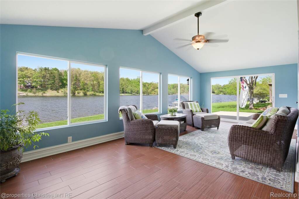 5 Bedroom Single Family Home/House's Image 27