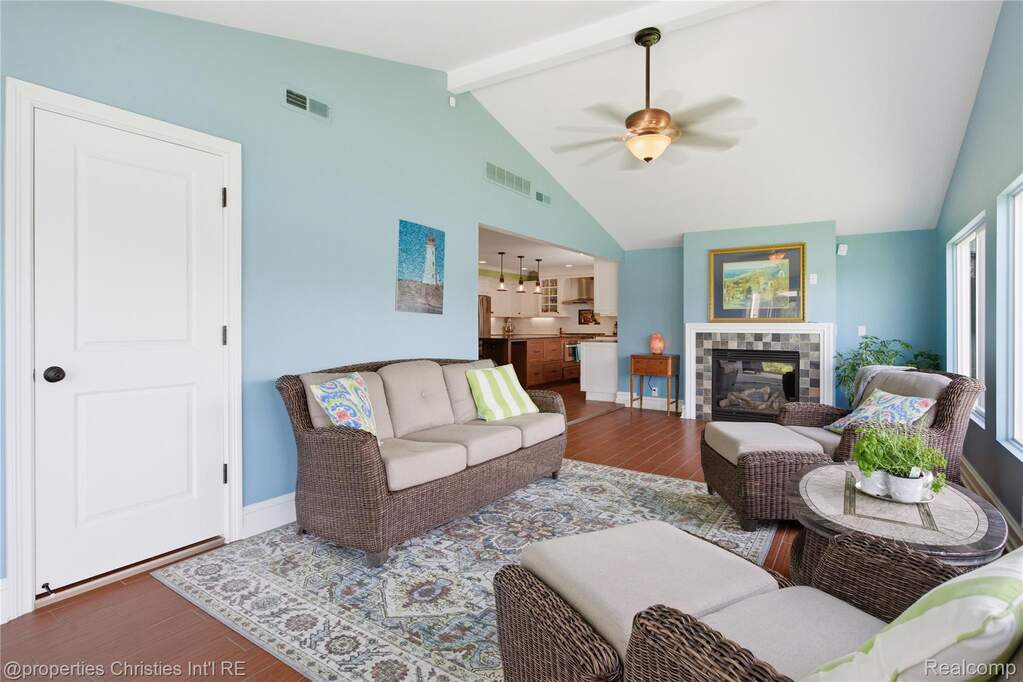 5 Bedroom Single Family Home/House's Image 29