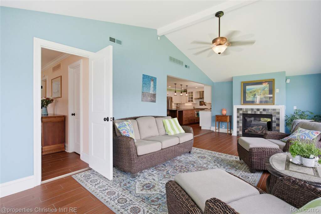 5 Bedroom Single Family Home/House's Image 30
