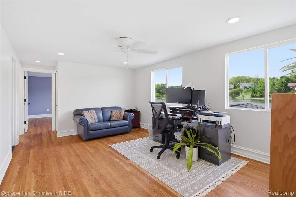 5 Bedroom Single Family Home/House's Image 40
