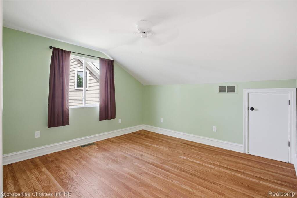 5 Bedroom Single Family Home/House's Image 47