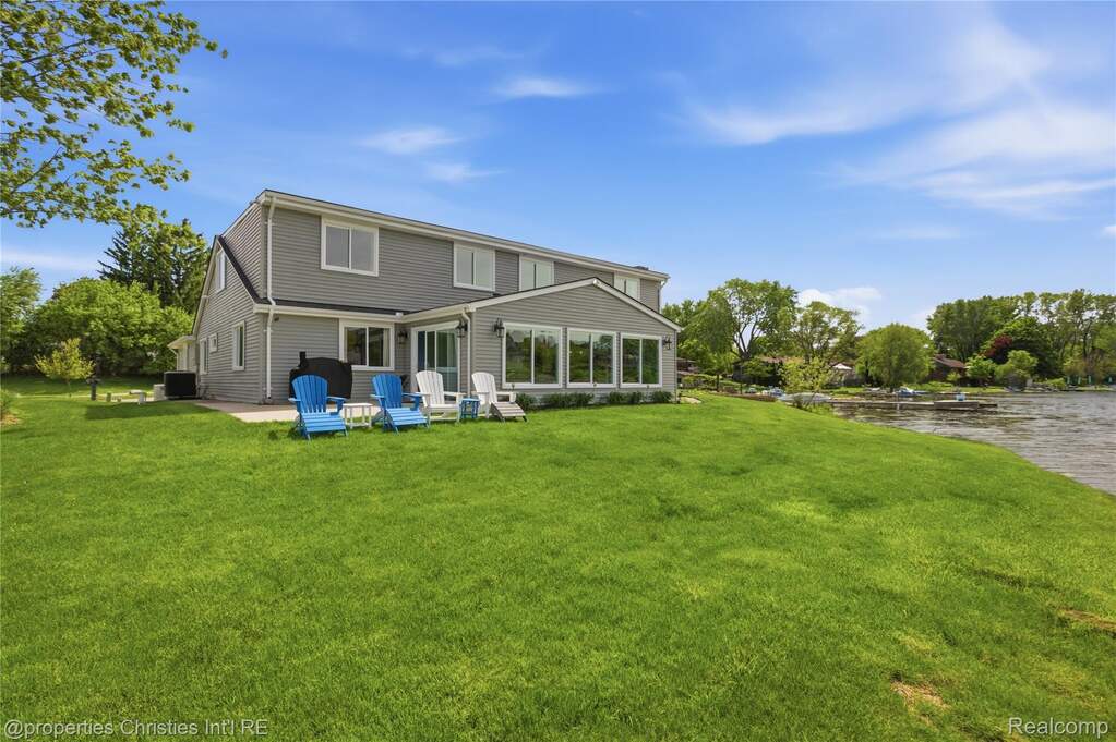 5 Bedroom Single Family Home/House's Image 49