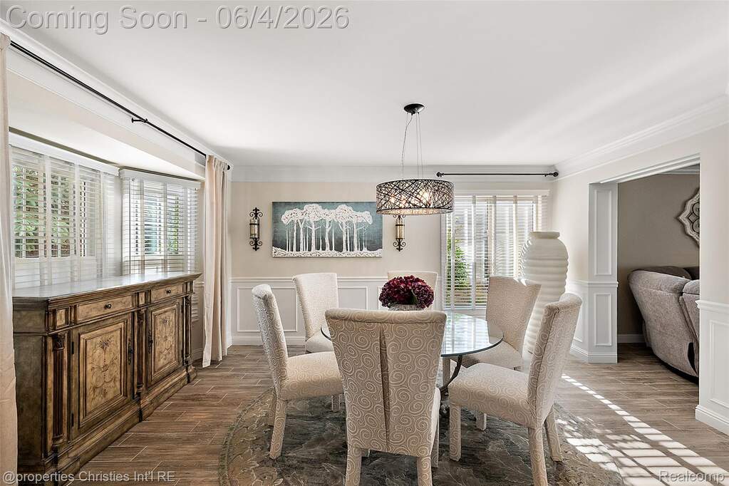 4 Bedroom Single Family Home/House's Image 16