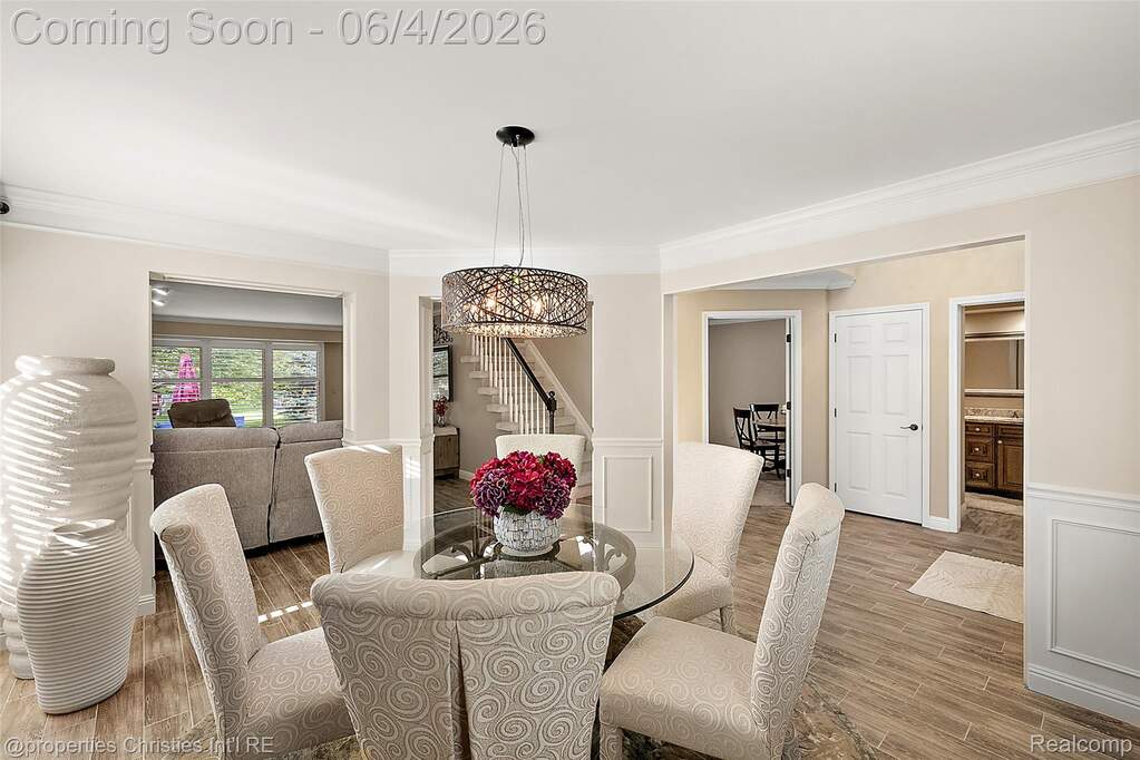 4 Bedroom Single Family Home/House's Image 18
