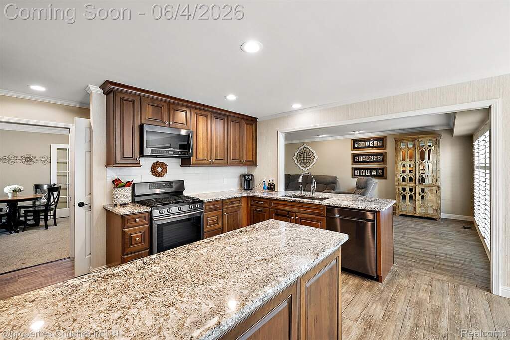 4 Bedroom Single Family Home/House's Image 27