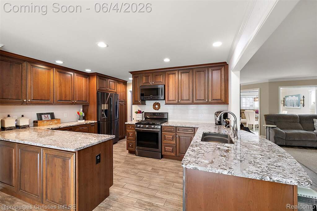 4 Bedroom Single Family Home/House's Image 28