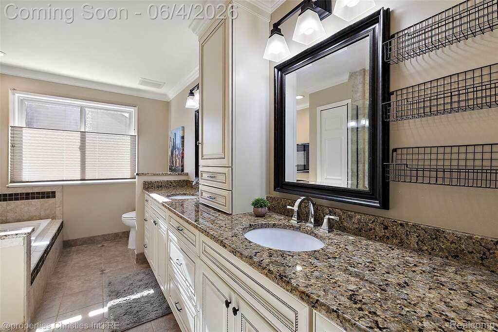 4 Bedroom Single Family Home/House's Image 43