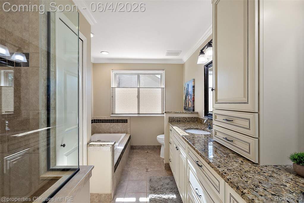 4 Bedroom Single Family Home/House's Image 44