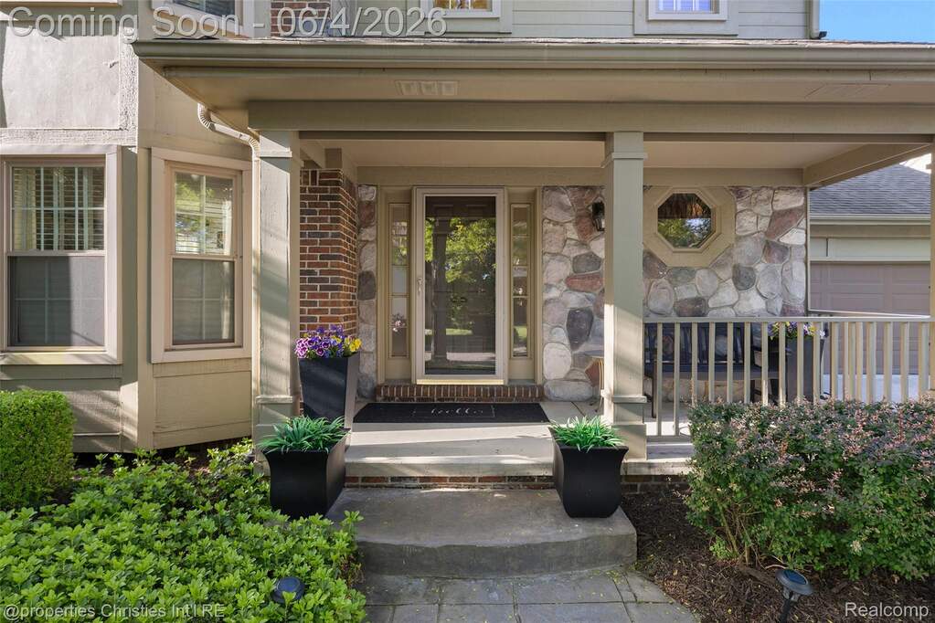 4 Bedroom Single Family Home/House's Image 3